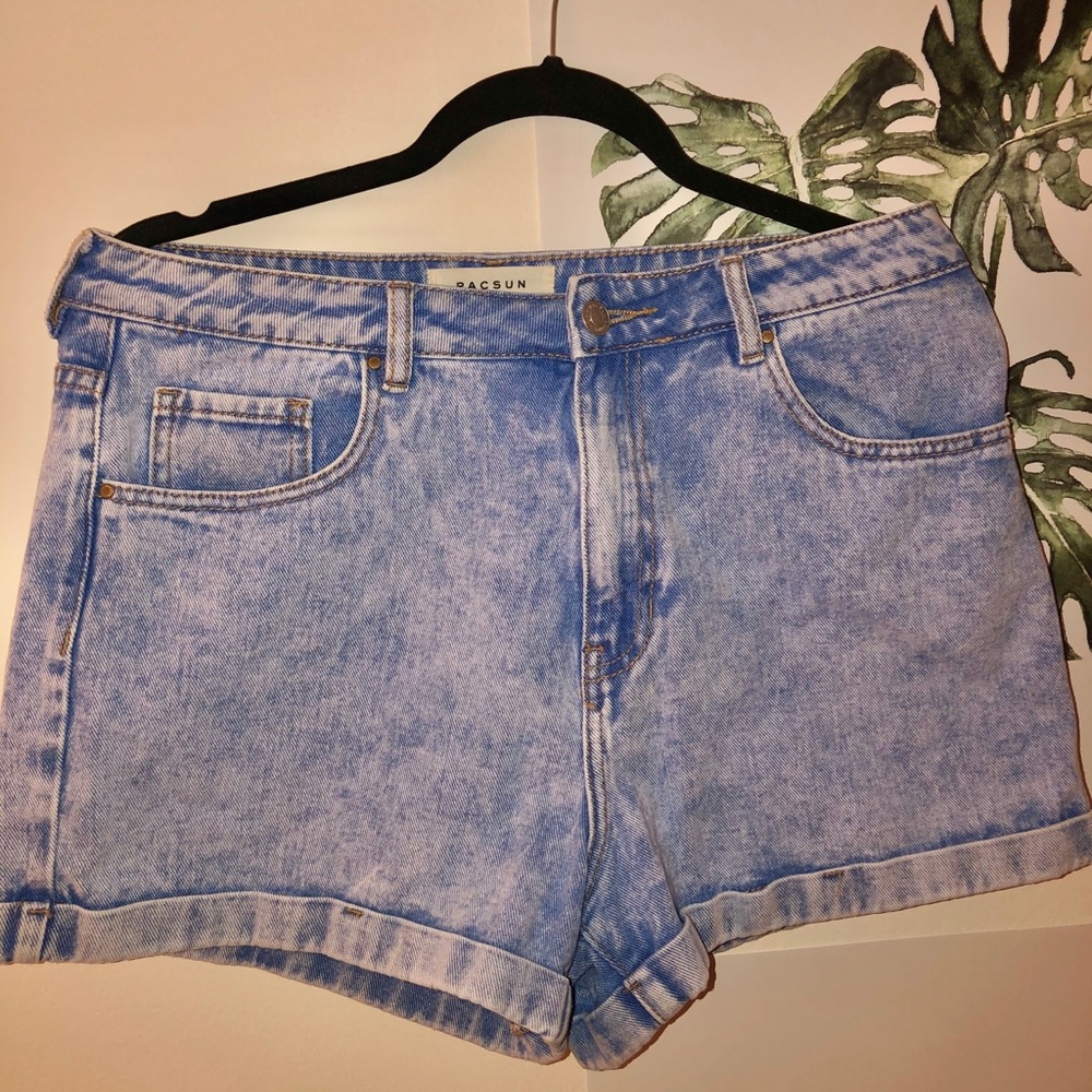 PacSun Women’s Distressed Mom Shorts